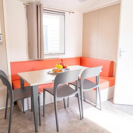 Happy Camp Mobile Homes In Bella Italia Кемпинг