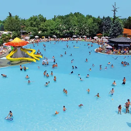 Кемпинг Happy Camp Mobile Homes In Bella Italia *