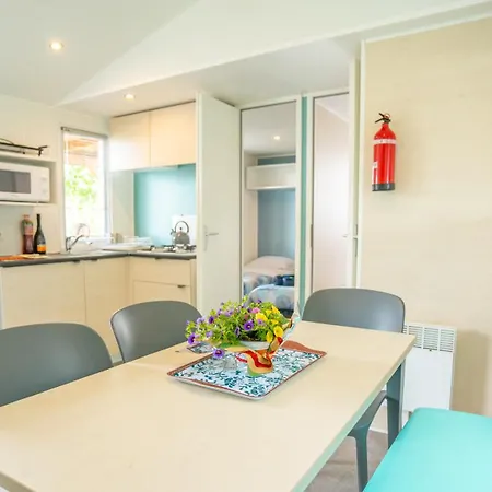Happy Camp Mobile Homes In Bella Italia Campeggio Peschiera del Garda