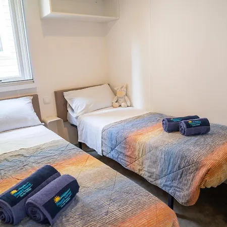 Kemp Happy Camp Mobile Homes In Bella Italia Peschiera del Garda