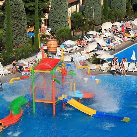 Happy Camp Mobile Homes In Bella Italia Campeggio Peschiera del Garda