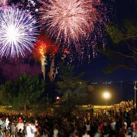 Happy Camp Mobile Homes In Bella Italia Campeggio Peschiera del Garda